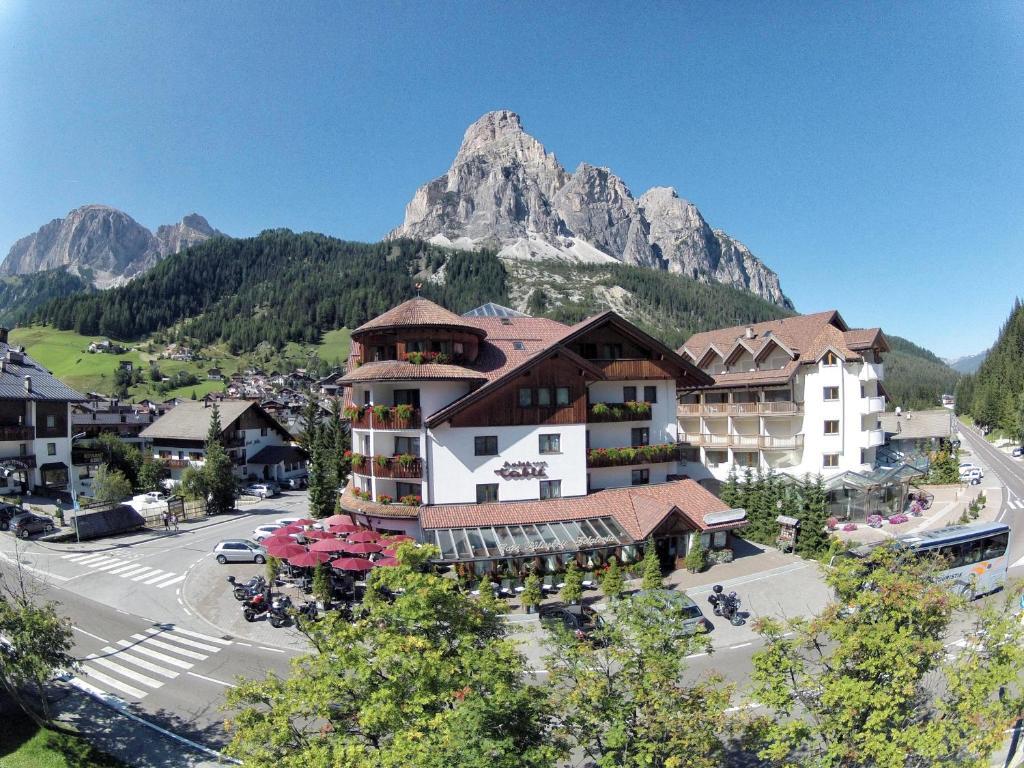 Hotel Table Corvara Buitenkant foto